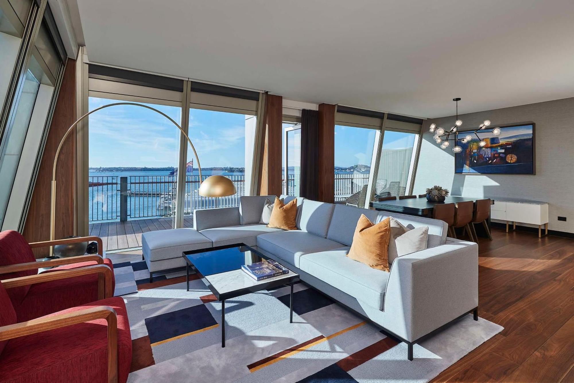 Park Hyatt Auckland Otel Dış mekan fotoğraf The living room of a three-bedroom apartment